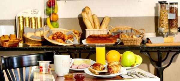 Kyriad Centre Hotel 3*