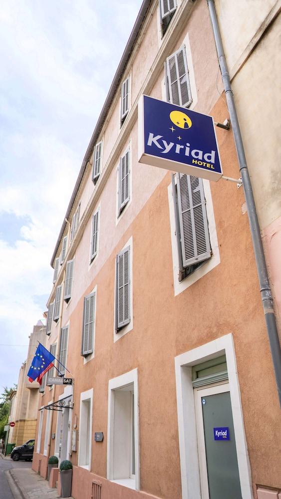 Kyriad Centre 3* Nîmes